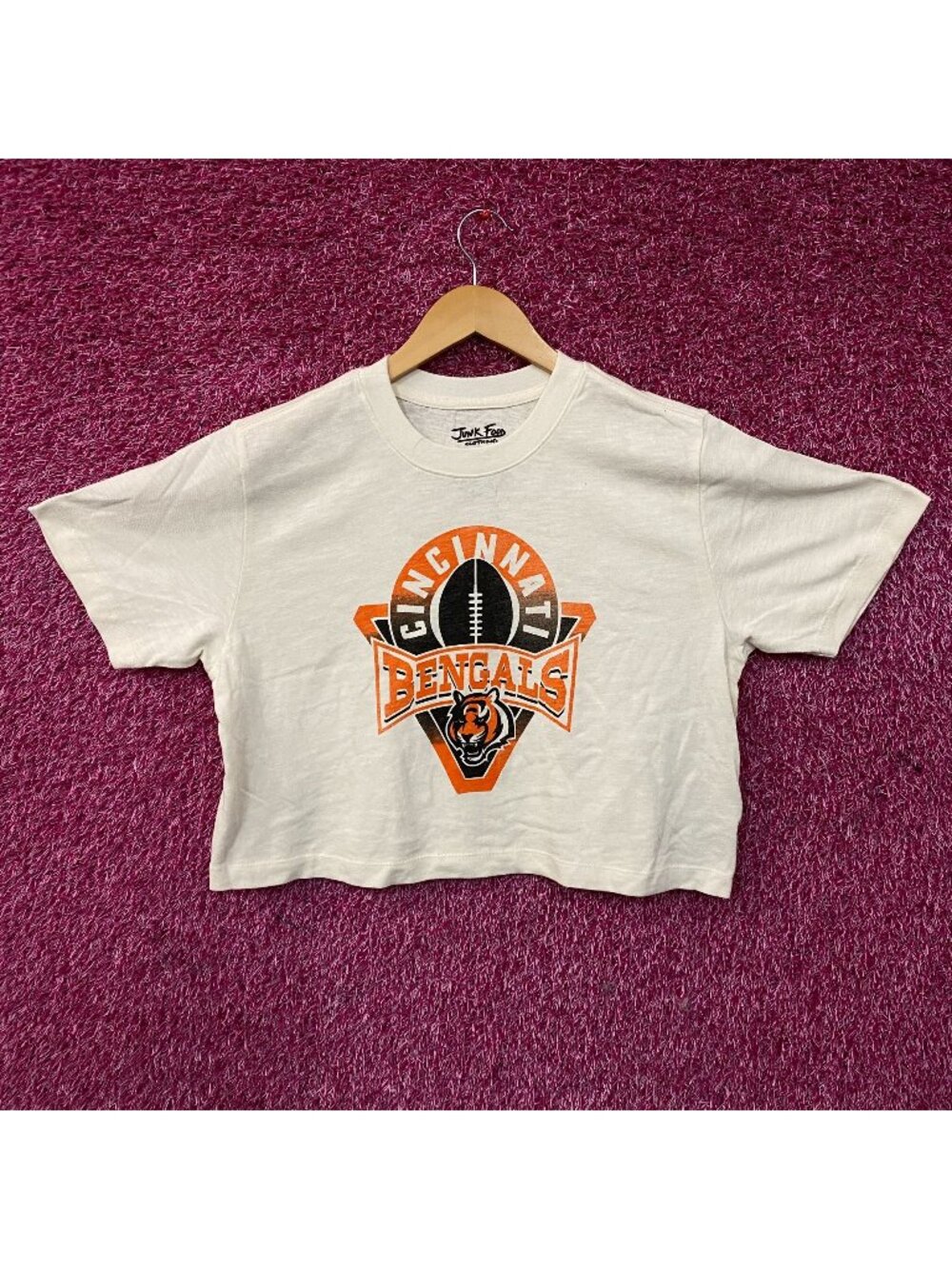 Junk Food Clothing Women's Cincinnati Bengals Mock Neck Crop Tee Medium